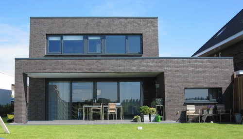 Nieuwe woning onder architectuur